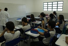 Estados e municípios pedem mais investimento da União na educação básica