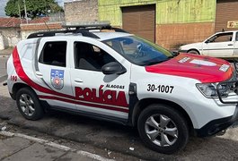Homem invade casa, ameaça ex-esposa com faca e foge com móveis e eletrodomésticos em Arapiraca