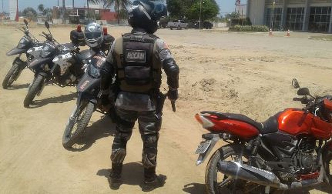 Guarnições da PM recuperam veículo roubado em Arapiraca