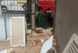 Criminosos arrombam e furtam escola em Arapiraca
