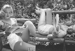 Inédito: ensaio fotográfico de Marilyn Monroe aos 24 anos é divulgado