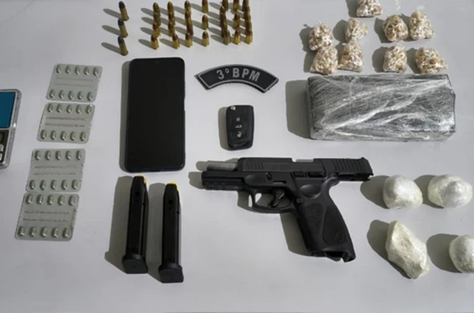 Homem é preso após ser flagrado com pistola em Arapiraca; munições e drogas foram apreendidas