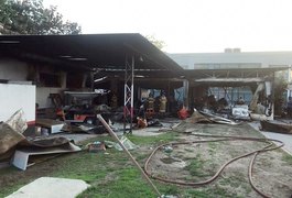 Dez jovens atletas do Flamengo morrem em incêndio no Centro de Treinamento, no Rio