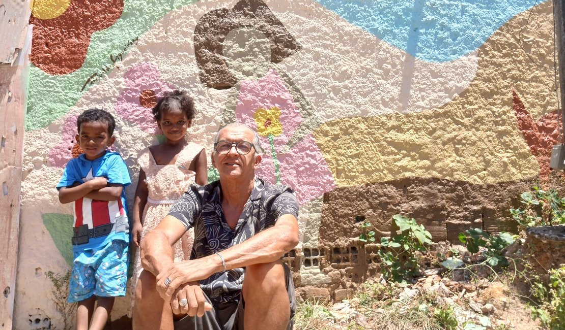 Colorindo a Vila transforma mirante da Vila Emater 2 com mural inspirado nas brincadeiras da infância