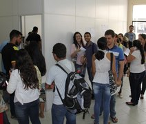 Prefeitura entrega carteirinhas de transporte escolar