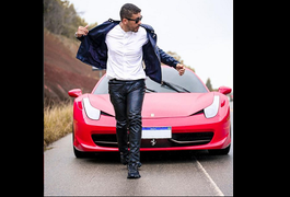 Sonho de criança realizado: Carlinhos Maia compra Ferrari avaliada em R$ 1,6 mi