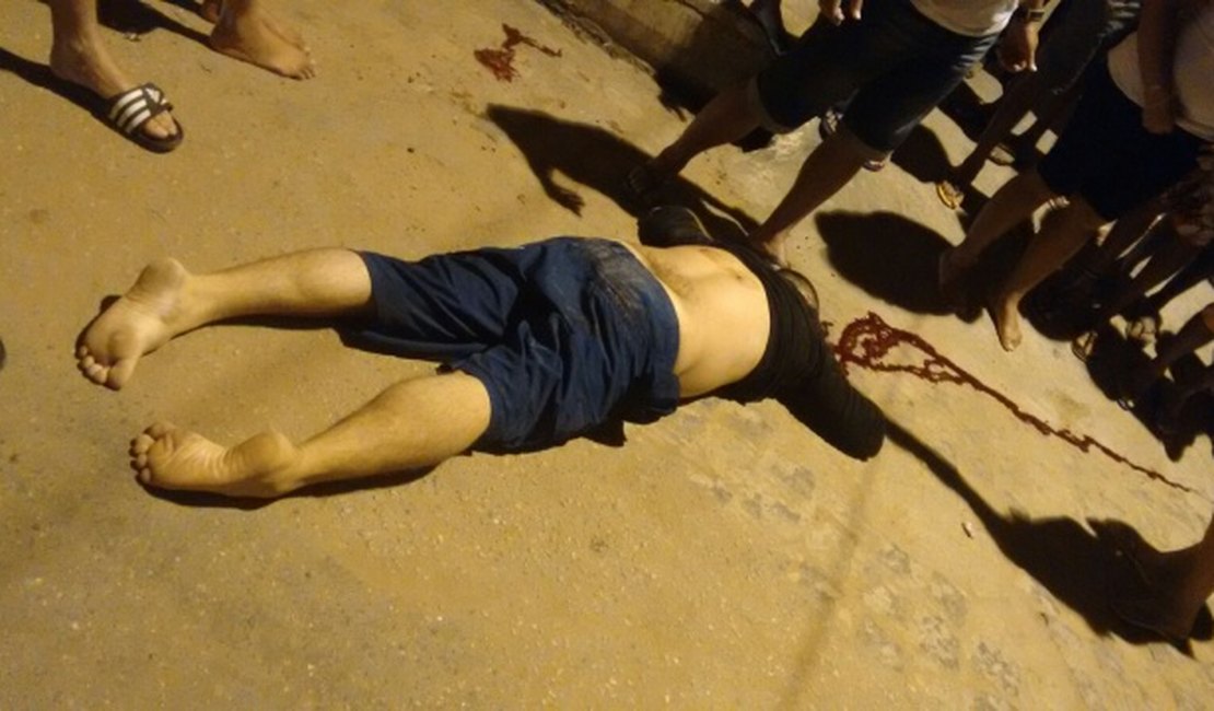 Homem é morto a tiros após confusão em bar, em Palmeira dos Índios