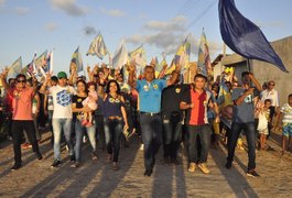 Tarcizo Freire realiza grande caminhada no Conjunto Brisa do Lago