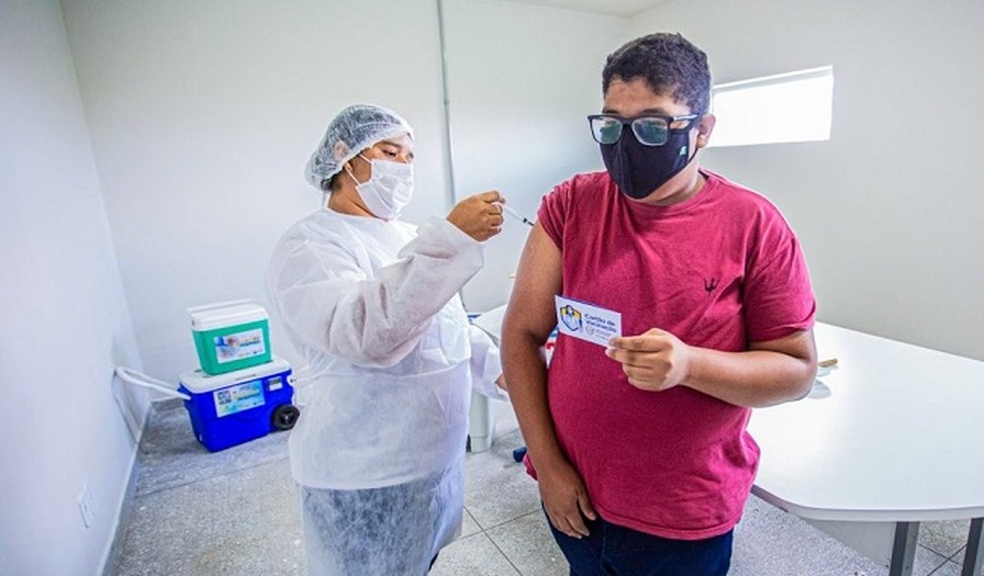 Vacinação contra a Covid-19 será direcionada para três Centros de Saúde a partir de 16 de novembro