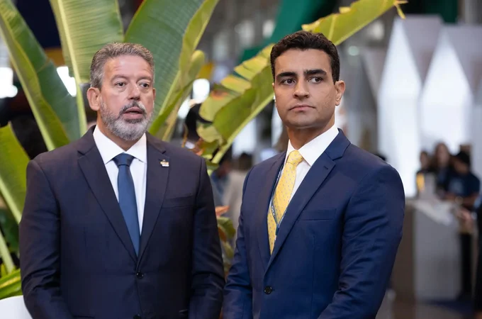 Restando poucas horas para o fim do prazo de registro das candidaturas, uma conclusão já pode ser tirada: JHC termina a pré-campanha derrotado