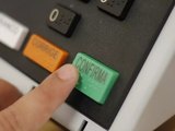 Pode levar criança para a cabine de votação? Regra gera dúvida e Justiça Eleitoral esclarece