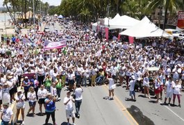 Caminhada pela paz reúne centenas em Maceió