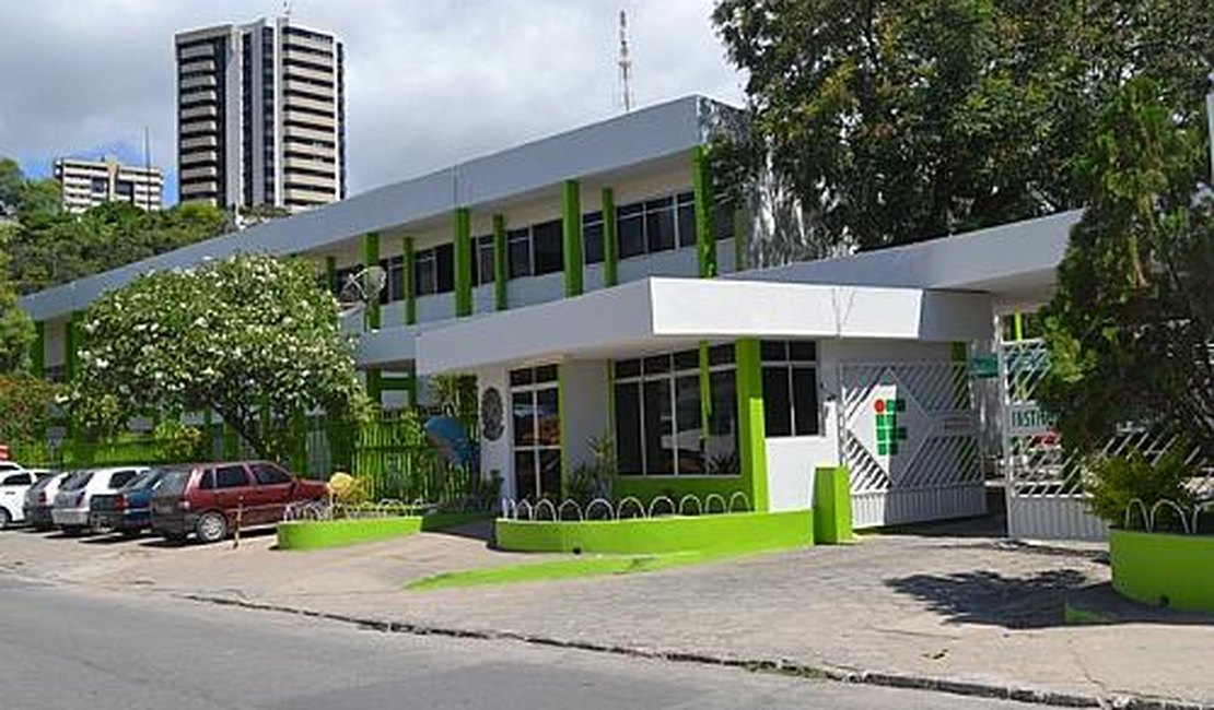 Técnicos e professores do Ifal entram em greve nesta sexta-feira