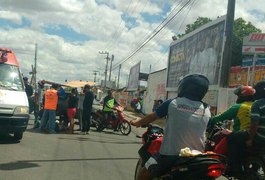 Mulher fica ferida após cair de moto no bairro Eldorado, em Arapiraca