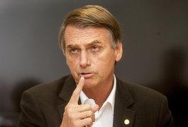 VÍDEO: Bolsonaro critica soltura de mulher flagrada com oito armas de fogo