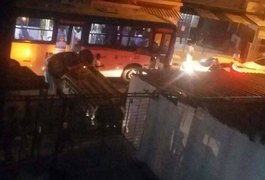 Capotamento de viatura da PM deixa duas pessoas mortas e 4 feridas