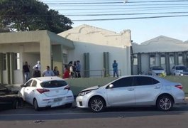 Militar com sinais de embriaguez é suspeito de provocar colisão entre 4 carros