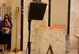 Vídeo. Missa é interrompida após barulho de tiros, na parte alta de Maceió