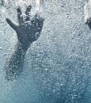 Homem tenta afogar adolescente de 17 anos em piscina em Teotônio Vilela