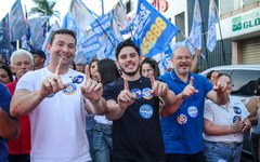 Dário Roberto mobiliza multidão em Feira Grande em grande caminhada de apoio a Lucas Barbosa e Alvinho Lira