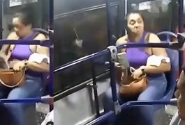 Vídeo. Mulher esconde celular novo, entrega ‘o do ladrão’ e debocha após sofrer assalto