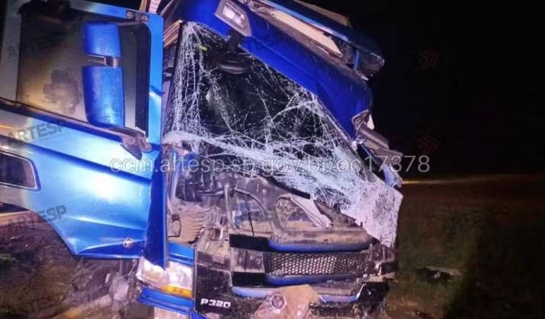 Acidente com ônibus da cantora e mais quatro veículos deixa 23 feridos