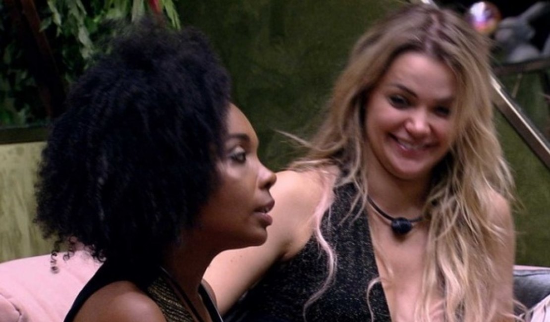 Thelma e Marcela brincam sobre feed e querem ajuda das sisters para fotos'