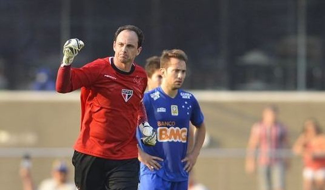 Sem fratura na mão, Ceni se garante no gol em Belo Horizonte