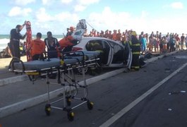 Colisão frontal entre dois carros deixa quatro pessoas feridas em Maceió
