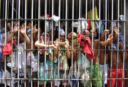 População carcerária do Brasil cresce 74% em sete anos