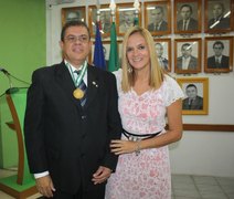 Médico responsável por mais de 200 transplantes de rins em Arapiraca recebe a Comenda Manoel