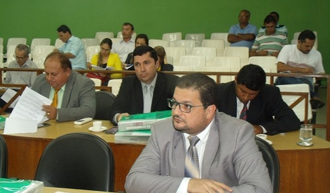 Vereadores se reúnem na Câmara e discutem melhorias para o município de Arapiraca