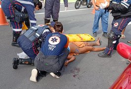 Samu atende vítima de atropelamento por moto no centro de Maceió