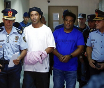 Justiça paraguaia nega prisão domiciliar para Ronaldinho