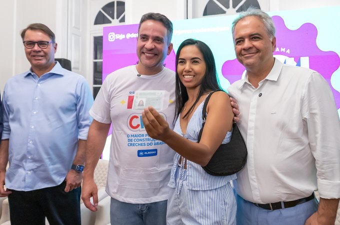 Governador anuncia doação de 30 mil CNHs do Trabalhador