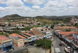 Mulher morre vítima de bala perdida em Santana do Ipanema, AL