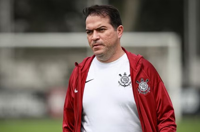 Corinthians demite o executivo de futebol do clube, Marcelo Paz