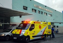 Travesti é esfaqueada por suposto cliente em apartamento em Maceió