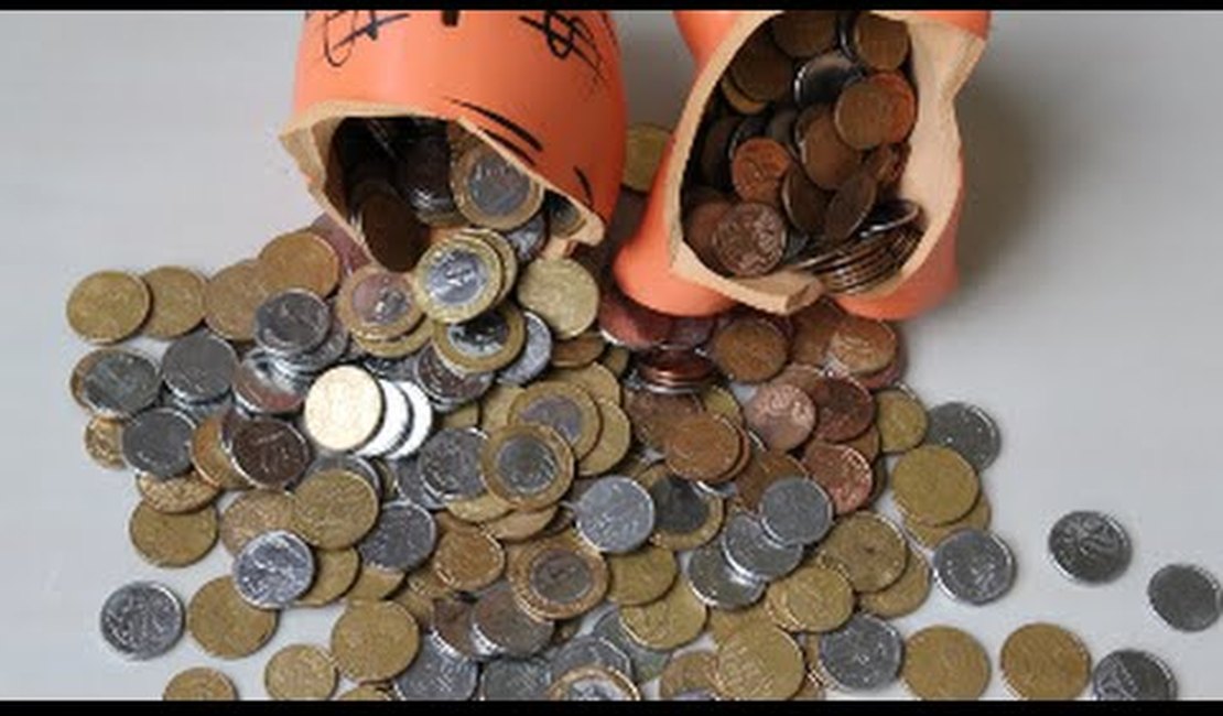 Homem invade casa de vizinho para furtar cofres com moedas, em Arapiraca