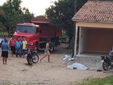 De moto, criminoso mata três pessoas da mesma família em Penedo
