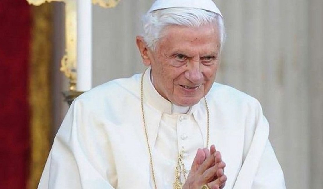 Papa emérito Bento XVI está gravemente debilitado