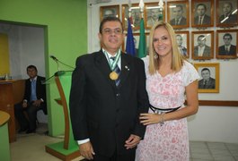 Médico responsável por mais de 200 transplantes de rins em Arapiraca recebe a Comenda Manoel