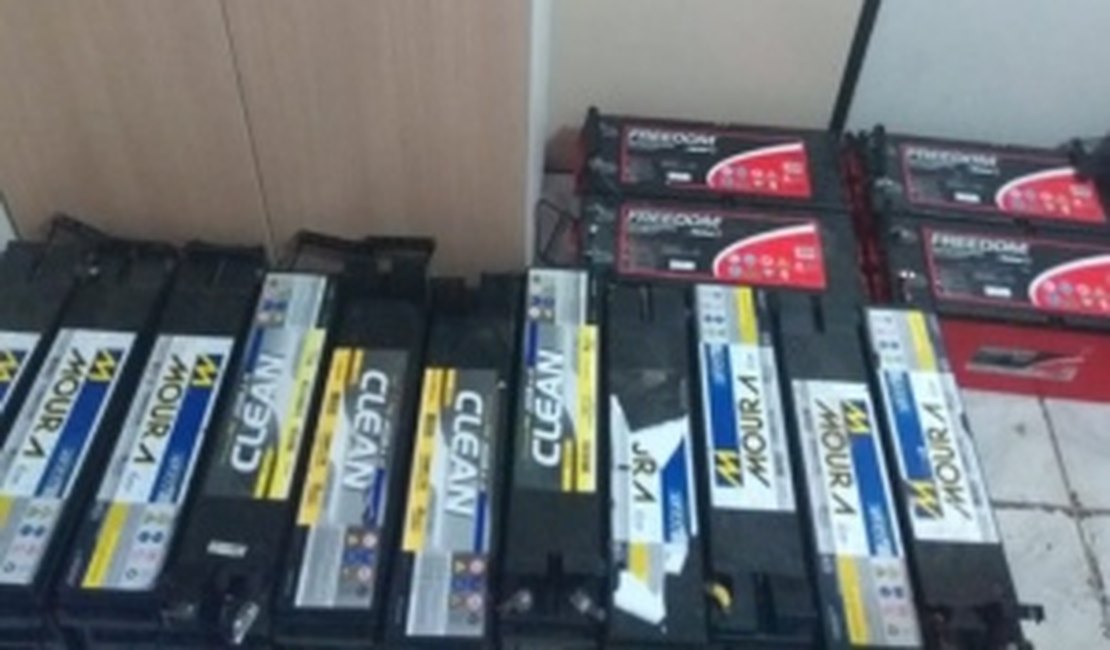 Filho de deputado paga fiança de R$ 3 mil e deixa prisão