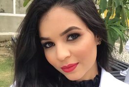 Jovem esfaqueada em ônibus tira pontos e inicia tratamento