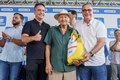 Paulo Dantas entrega sementes e pavimentação urbana em Dois Riachos