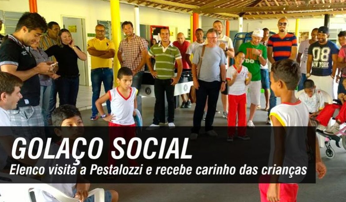 Elenco do ASA visita a Pestalozzi e recebe carinho das crianças