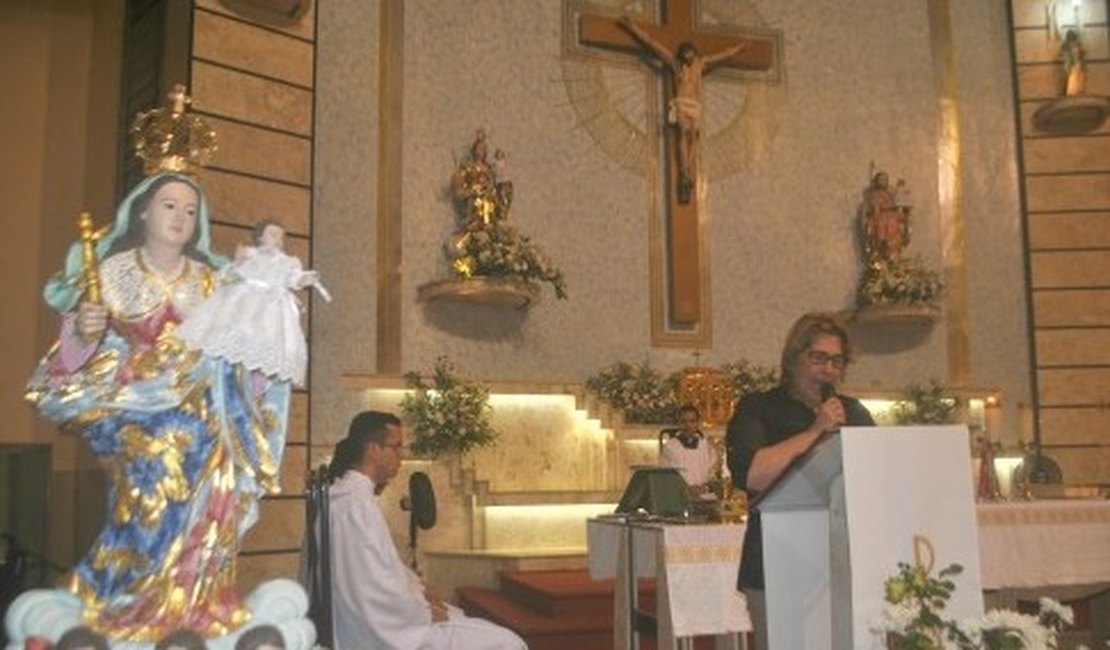 Festa da Padroeira inicia com missa solene e segue até dia 2