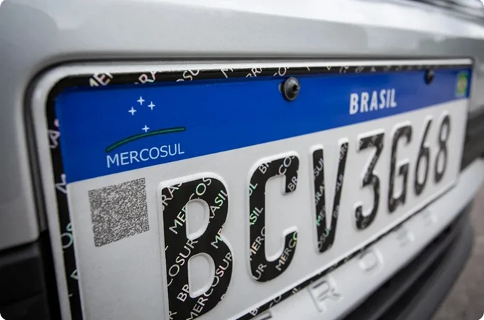 Entenda o projeto que pode mudar de novo placas de veículos no Brasil