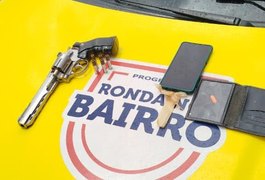 Homem é detido após ameaçar populares com simulacro de arma no Centro de Arapiraca