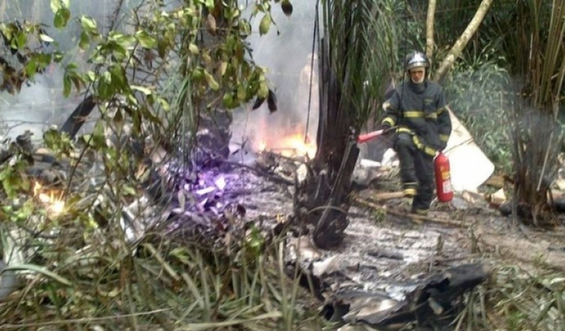 Avião de pequeno porte cai em Manaus e cinco pessoas morrem